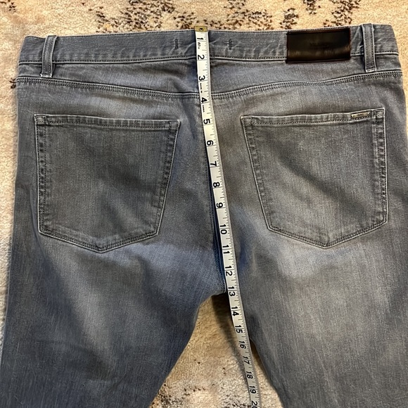 Hugo Boss Red Label - Picture 7 of 10